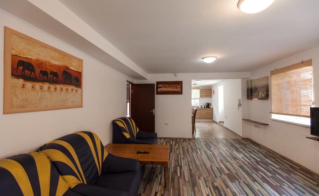 Matei Basarab Private Apartments Braşov Oda fotoğraf